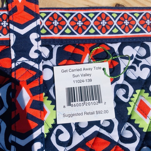 Vera Bradley Get Carried Away Tote NWT - Picture 2 of 11